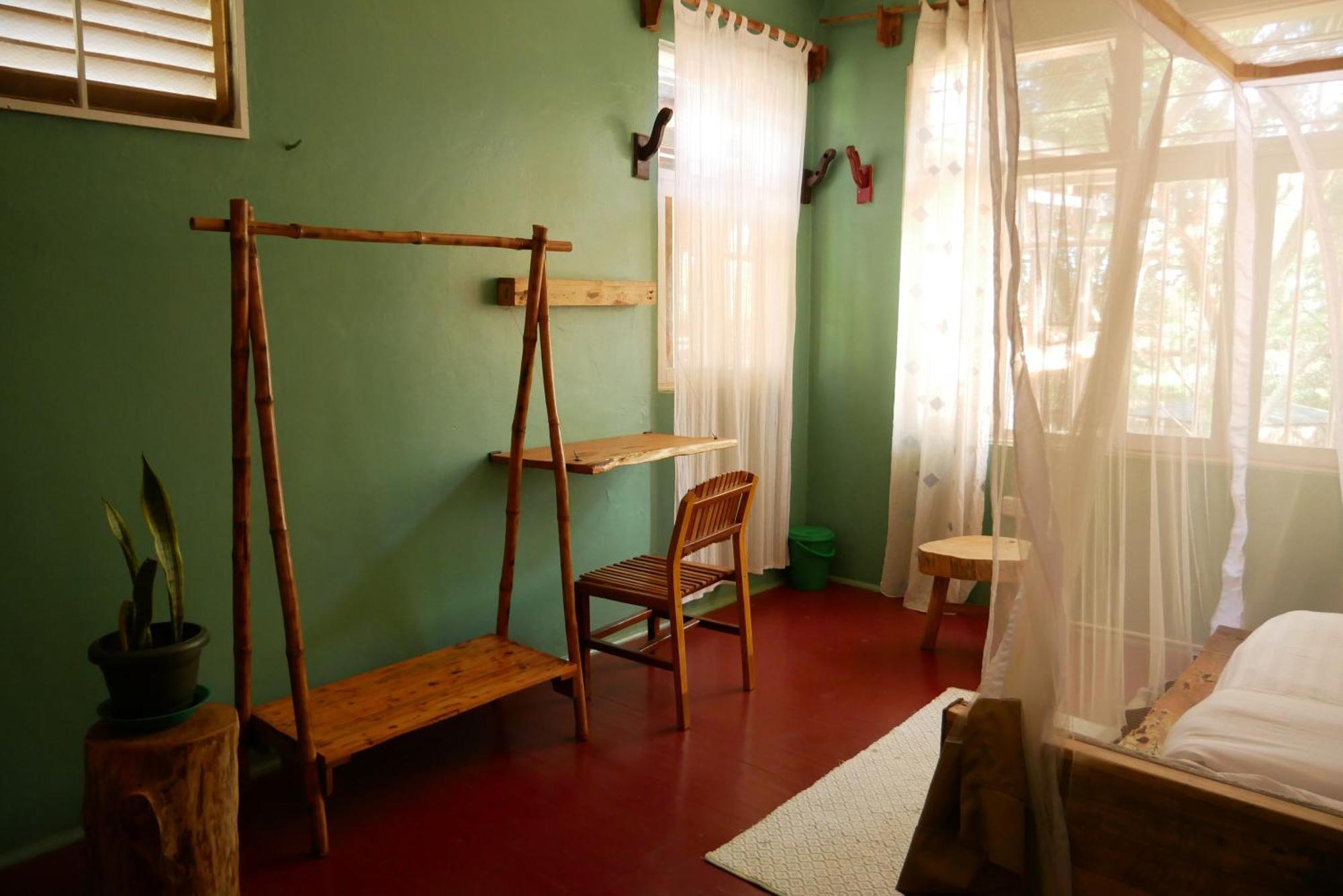 Jinja Backpackers Hostel Δωμάτιο φωτογραφία